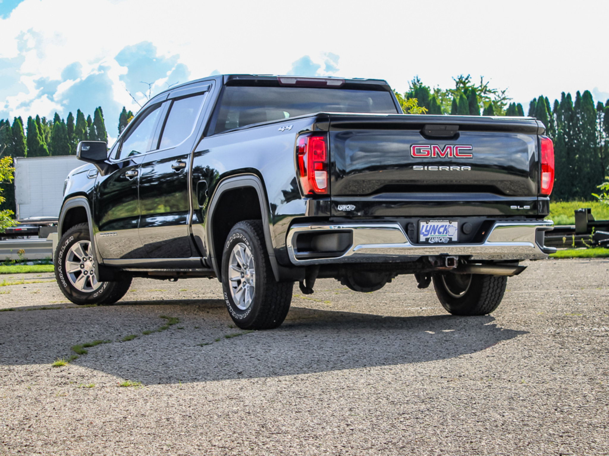 Used 2019 GMC Sierra 1500 SLE w/ SLE Value Package AWD/4WD image 9