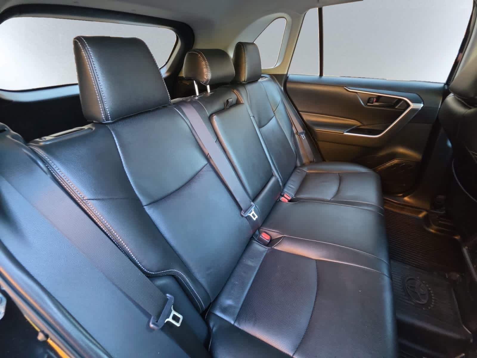 Used 2024 Toyota RAV4 LE AWD/4WD image 18