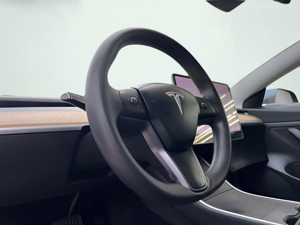 Used 2020 Tesla Model 3 Standard Range RWD image 28