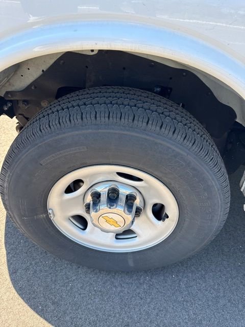 Used 2025 Chevrolet Express 3500 LT w/ LT Preferred Equipment Group RWD image 7