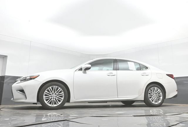 Used 2016 Lexus ES 350 w/ Premium Package w/Wood Trim FWD image 43