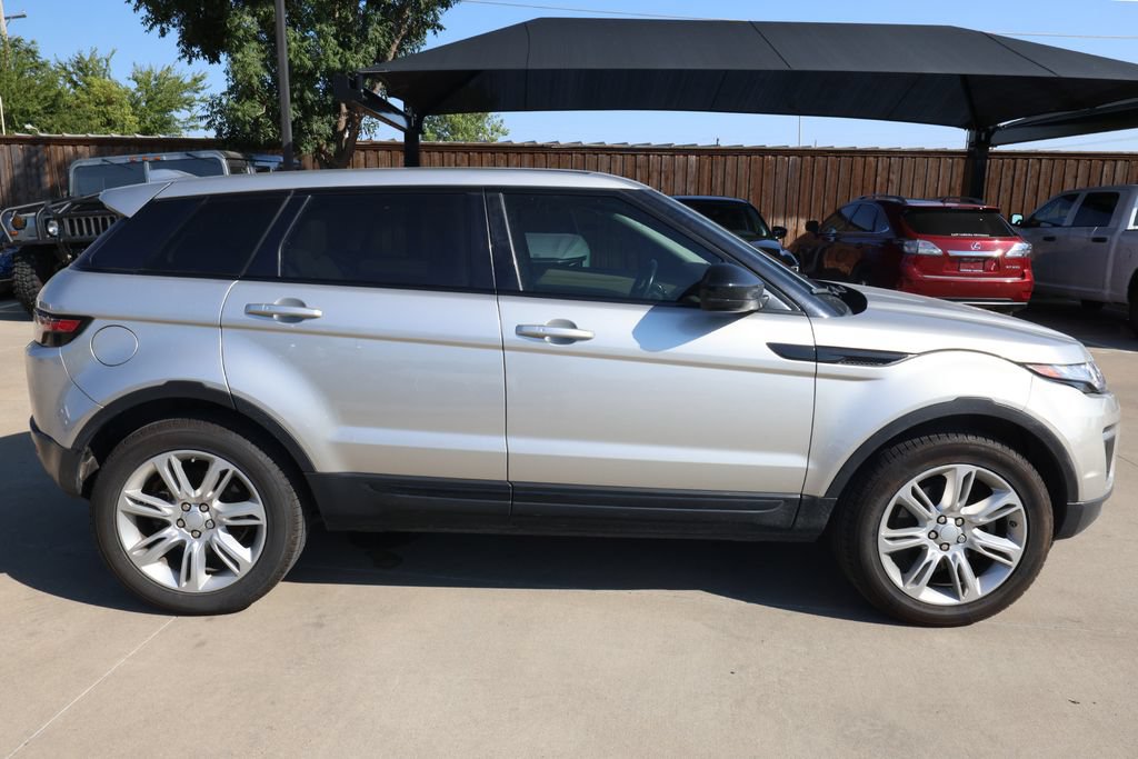 Used 2017 Land Rover Range Rover Evoque SE AWD/4WD image 4