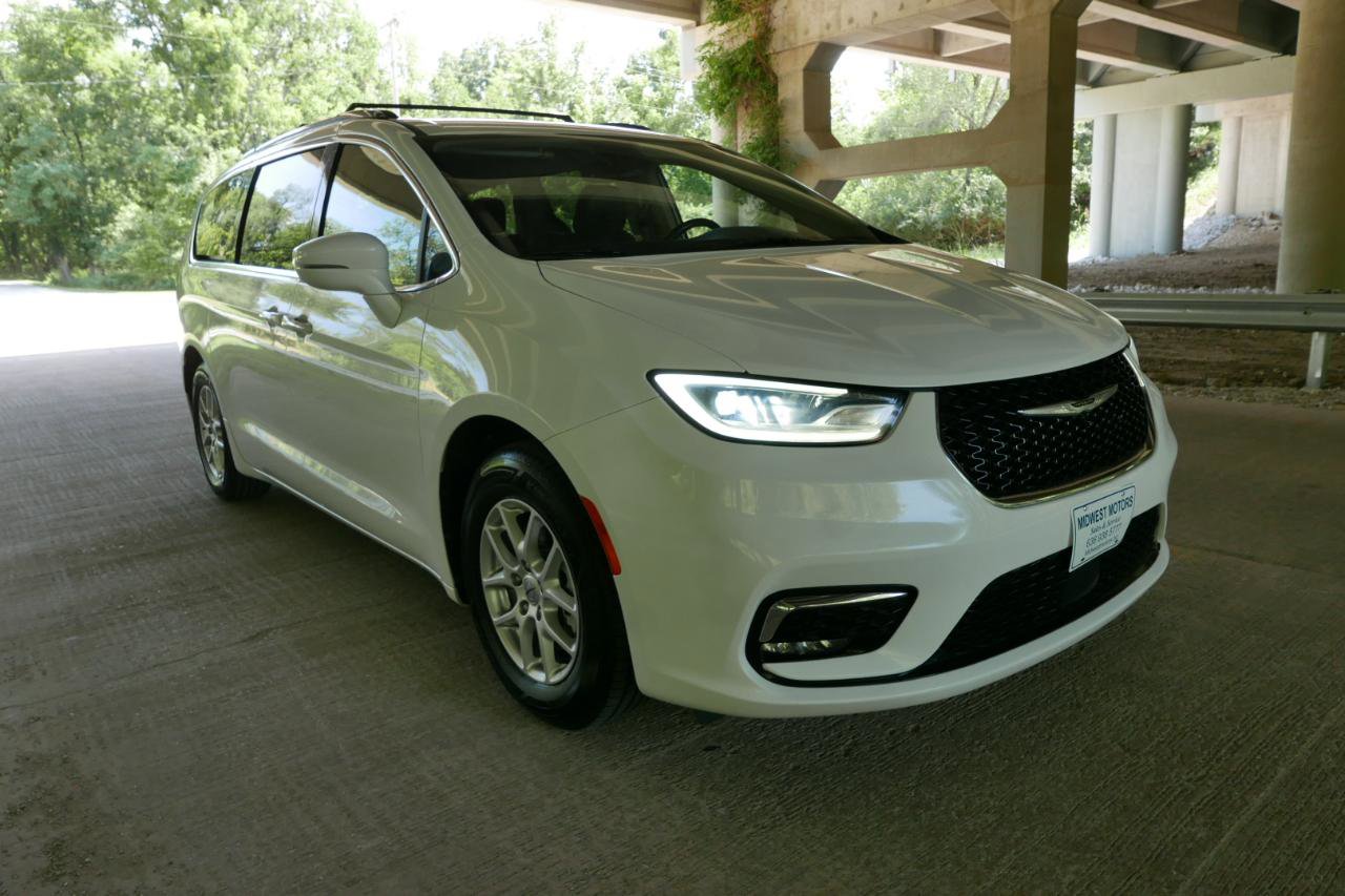 Used 2021 Chrysler Pacifica Touring-L FWD image 29