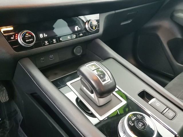 Used 2023 Mitsubishi Outlander SE image 24