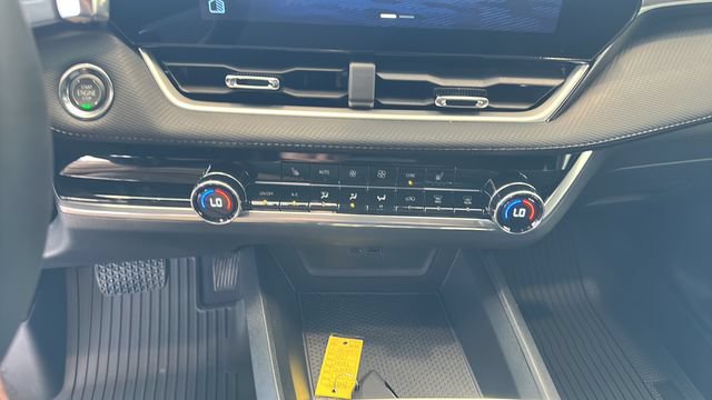 New 2027 Chevrolet Equinox LT w/ Convenience Package II FWD image 13