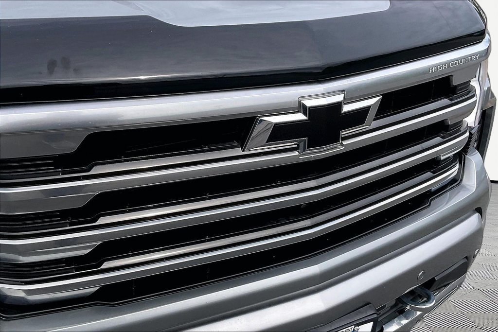Used 2023 Chevrolet Silverado 1500 High Country w/ Technology Package AWD/4WD image 37