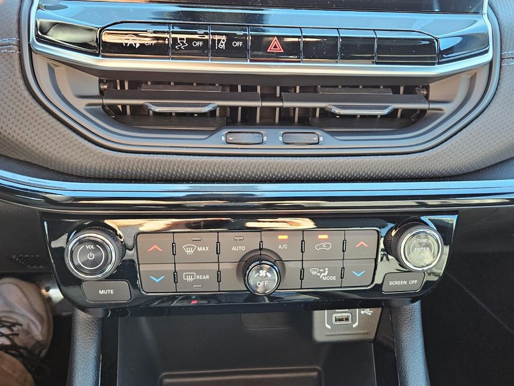 New 2026 Jeep Compass Latitude image 19