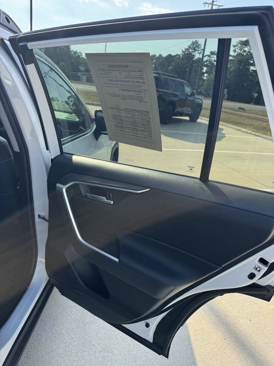 Used 2020 Toyota RAV4 XLE Premium FWD image 19