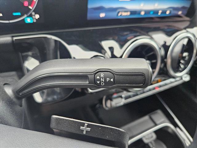 Used 2025 Mercedes-Benz GLA 250 image 12