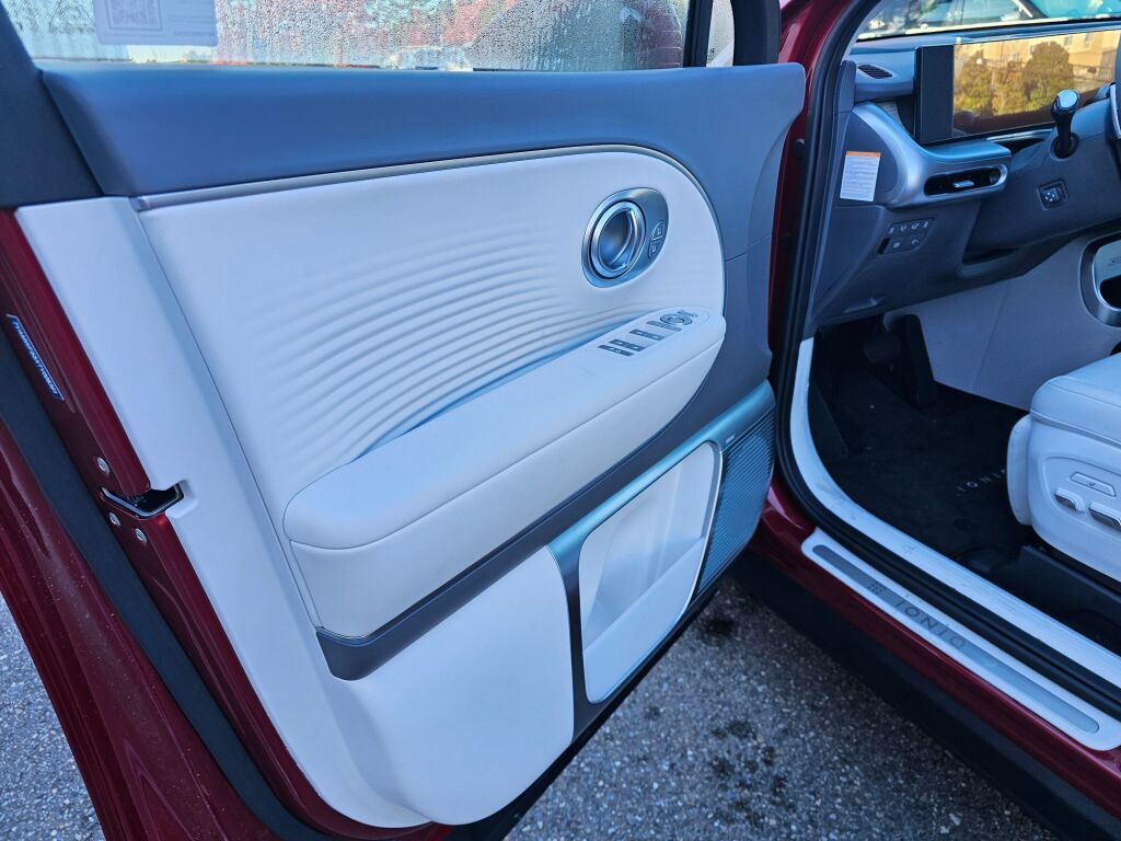 New 2026 Hyundai Ioniq 9 Limited w/ Tow & Go Package image 17