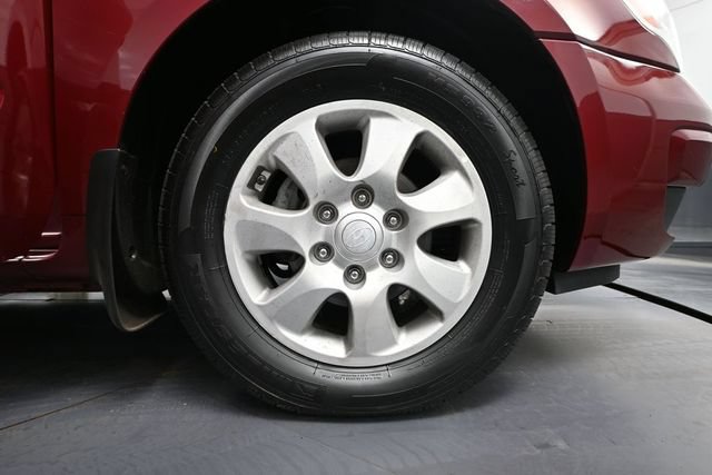 Used 2008 Hyundai Entourage GLS FWD image 14