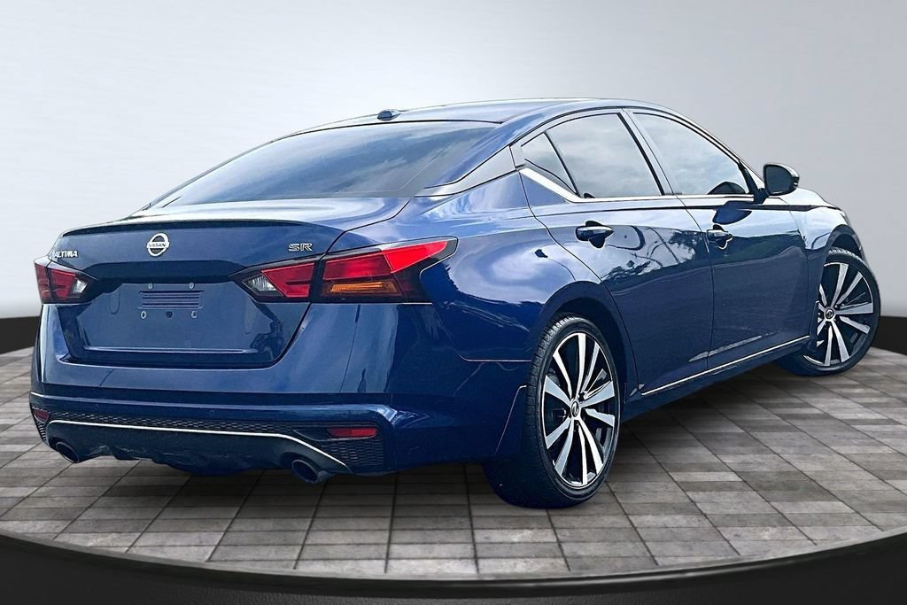 Used 2020 Nissan Altima 2.5 SR w/ Premium Package FWD image 2