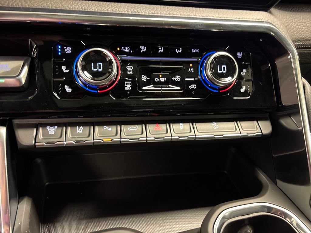 New 2025 GMC Sierra 2500 Denali w/ Denali Reserve Package image 36