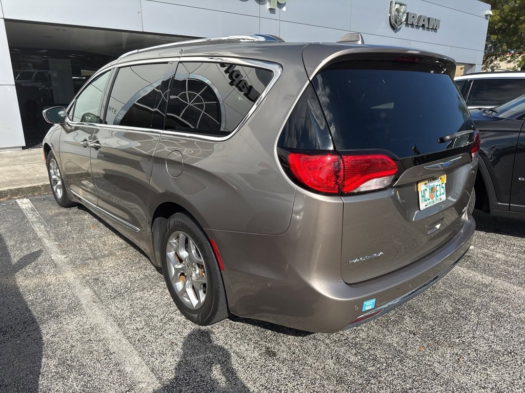 Used 2018 Chrysler Pacifica Limited w/ Advanced Safetytec Group image 4