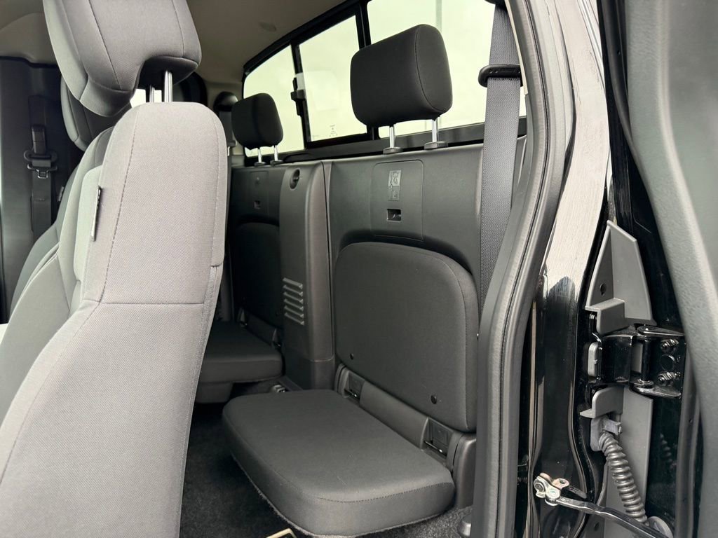 Used 2025 Nissan Frontier S image 14