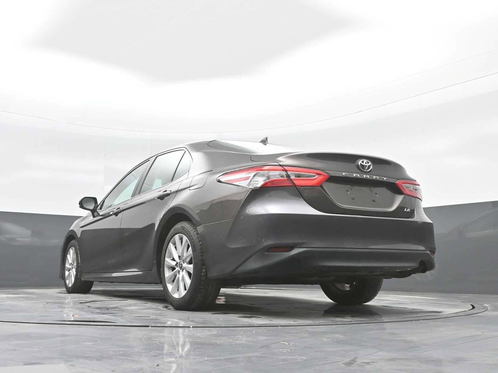 Used 2019 Toyota Camry LE image 28