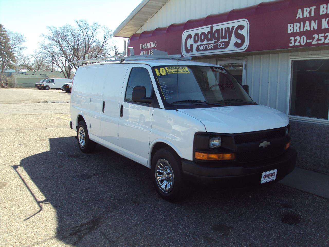 Used 2010 Chevrolet Express 1500 AWD image 2