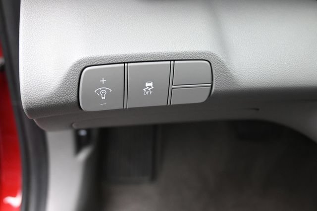 Used 2025 Hyundai Elantra SEL FWD image 21