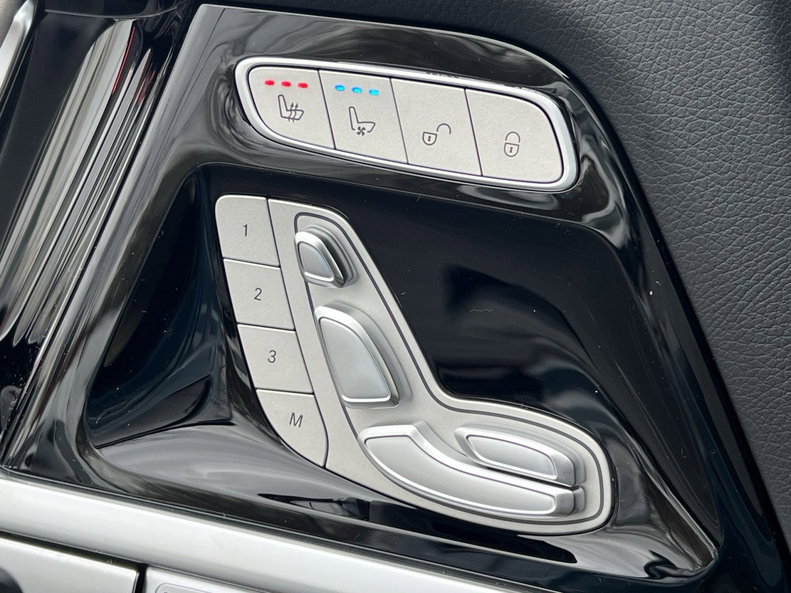 New 2026 Mercedes-Benz G 550 image 32