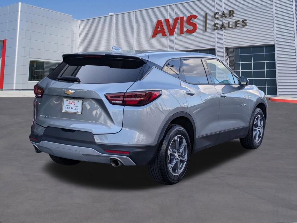 Used 2025 Chevrolet Blazer LT FWD image 6