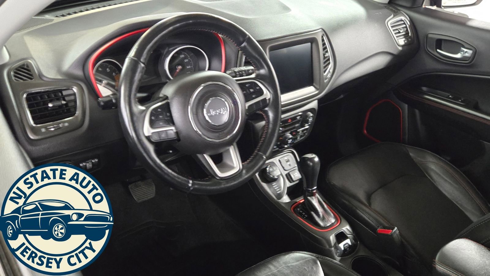 Used 2018 Jeep Compass Trailhawk w/ Leather Interior Group AWD/4WD image 11