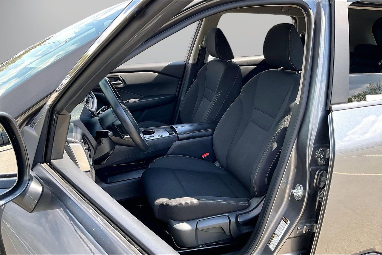 Used 2024 Nissan Rogue S image 21