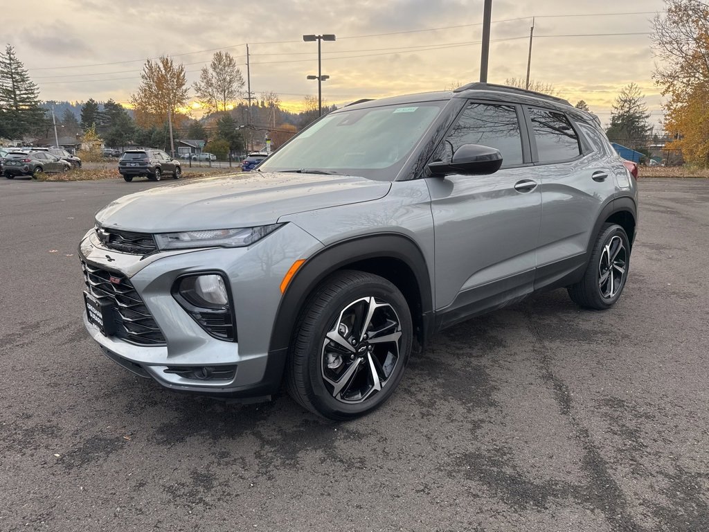 Used 2023 Chevrolet TrailBlazer RS w/ Sun and Liftgate Package image 3