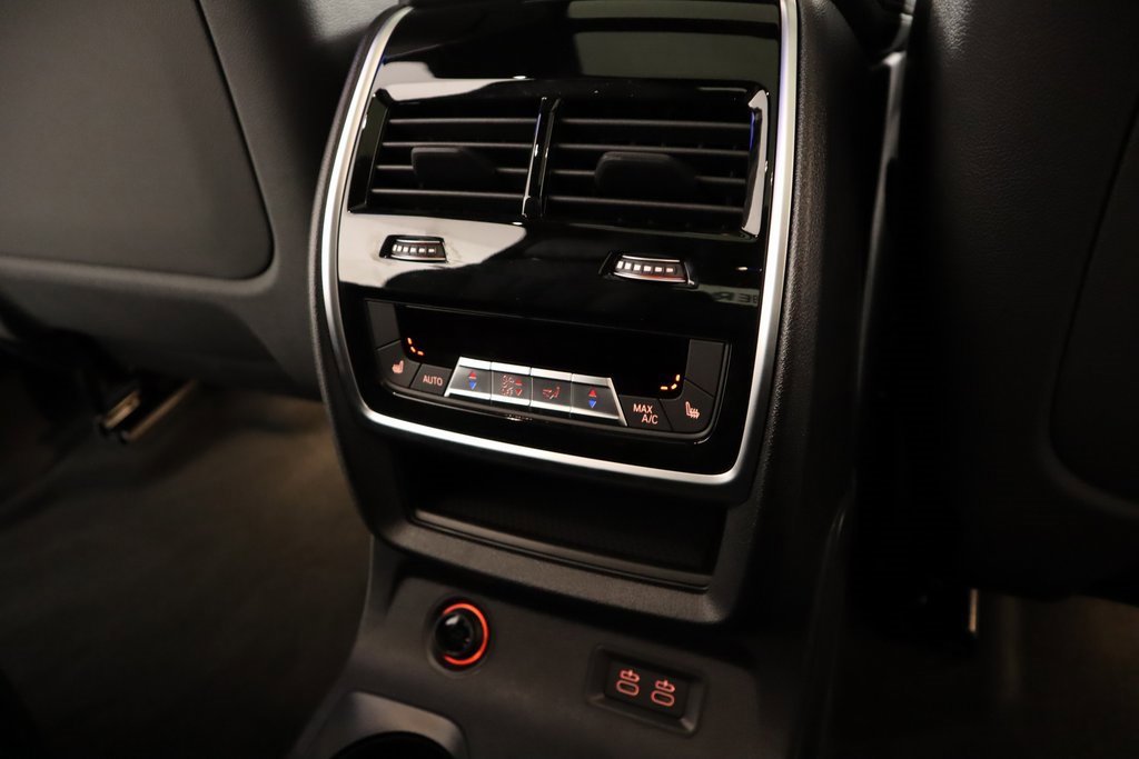 New 2026 BMW ALPINA XB7 image 17