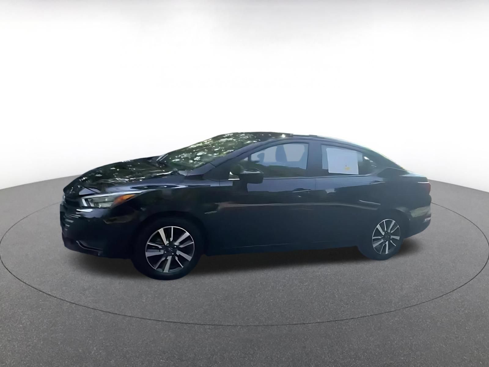 Used 2025 Nissan Versa SV FWD image 4