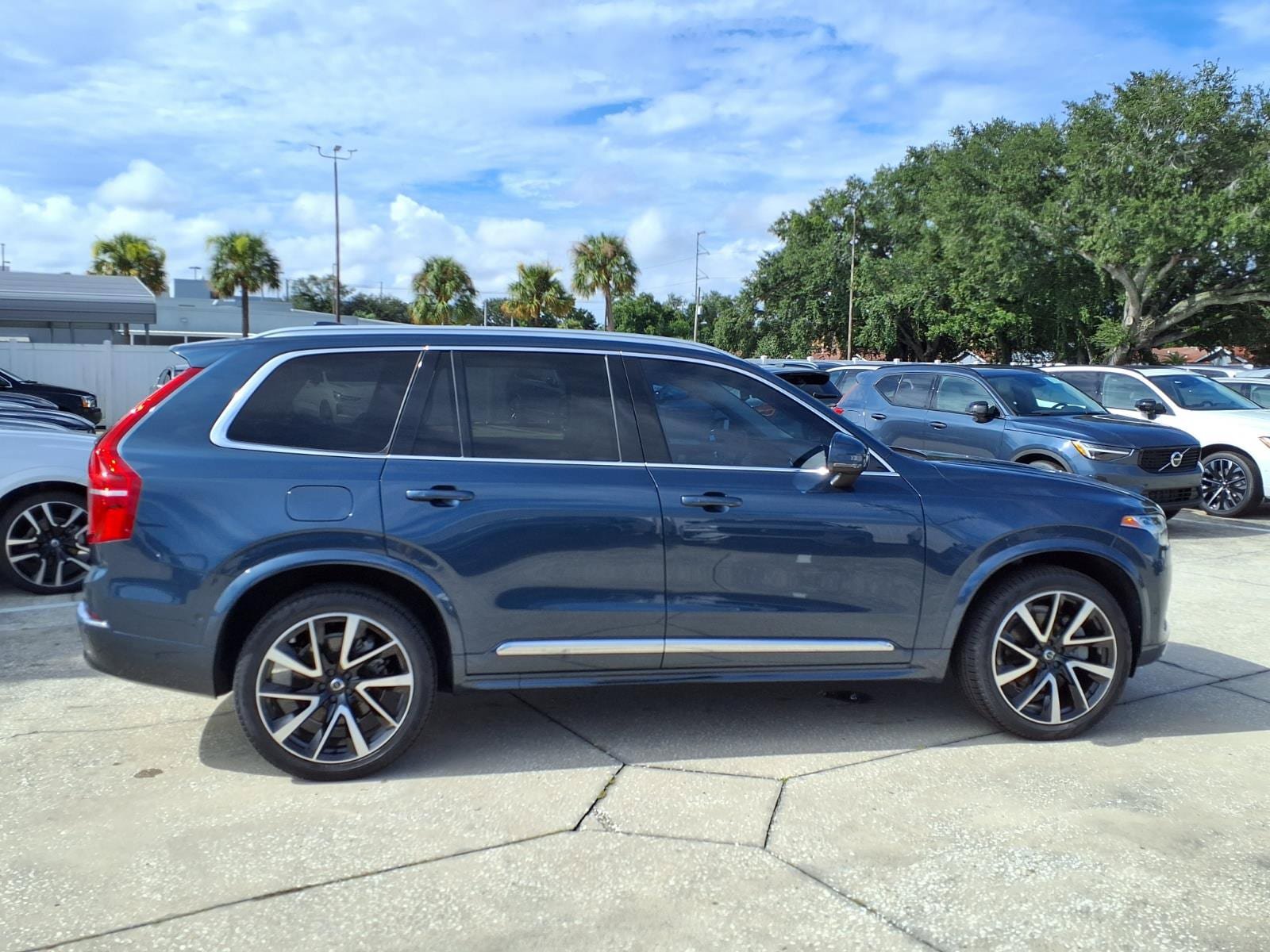 Certified 2023 Volvo XC90 B6 Plus AWD/4WD image 8