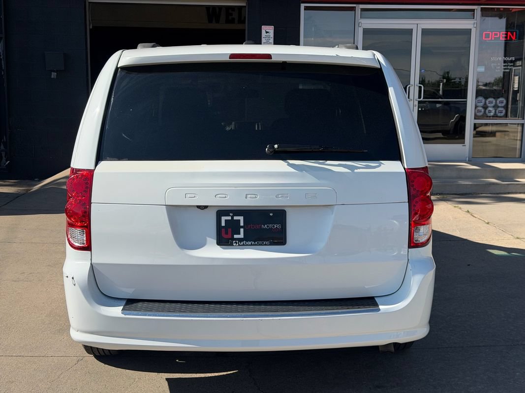 Used 2016 Dodge Grand Caravan SXT w/ UConnect Hands-Free Group FWD image 11