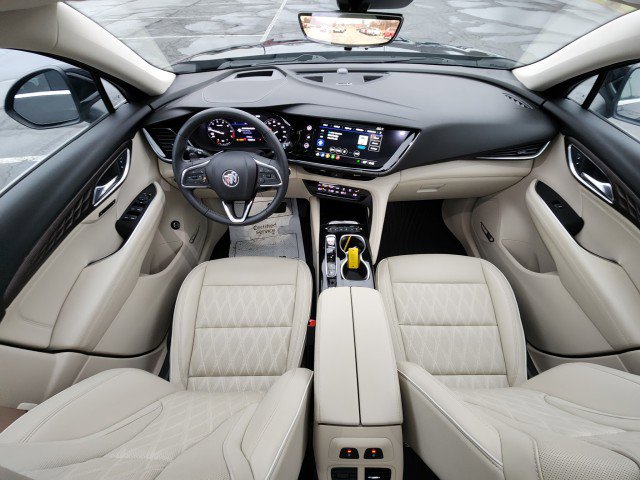 Used 2023 Buick Envision Avenir image 27