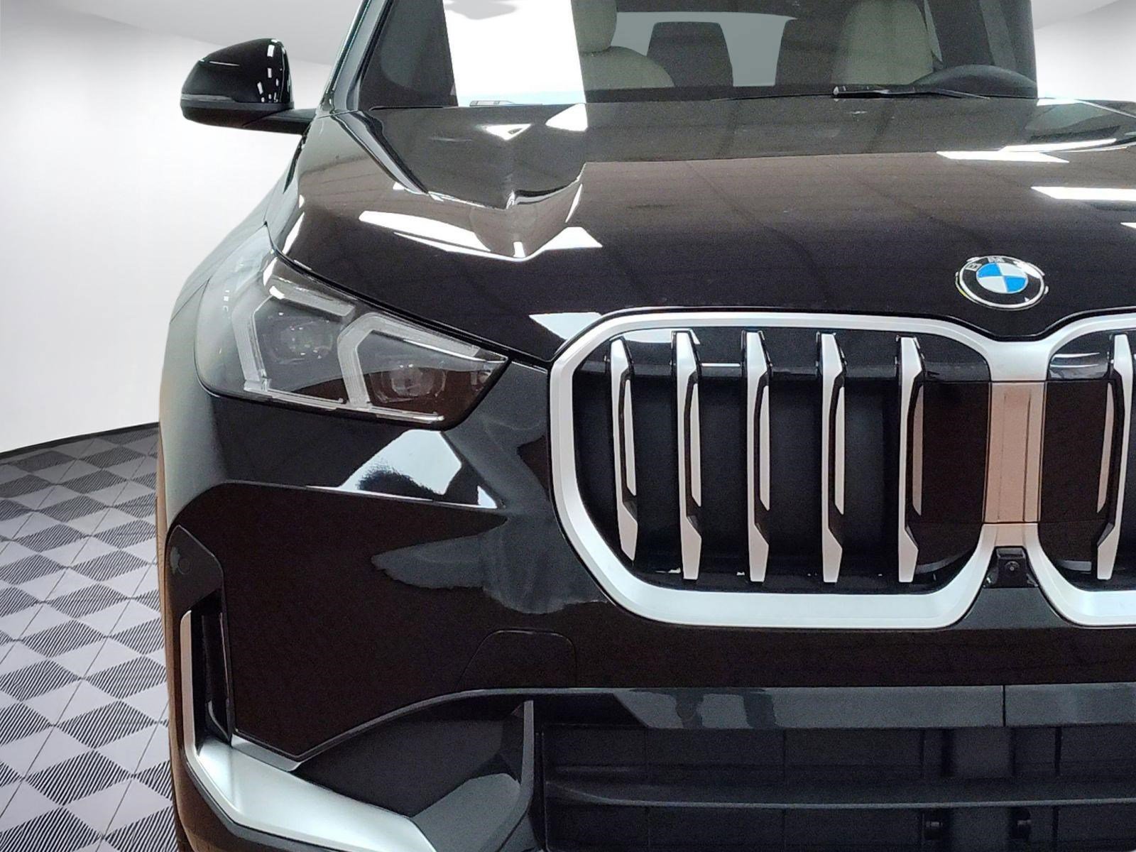 Used 2025 BMW X1 xDrive28i w/ Premium Package image 10