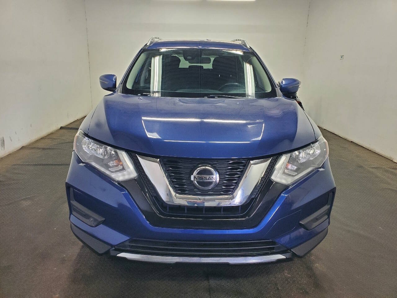 Used 2019 Nissan Rogue SV AWD/4WD image 2