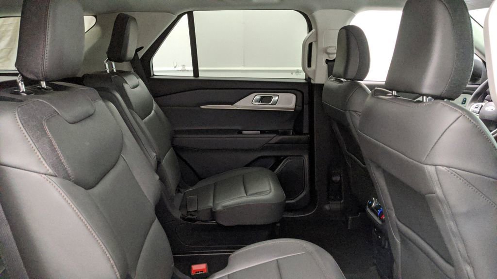 New 2025 Ford Explorer Active w/ Active Comfort Package image 38