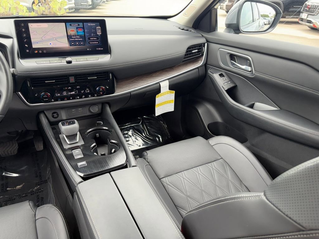 Used 2024 Nissan Rogue Platinum w/ Platinum Premium Package FWD image 22