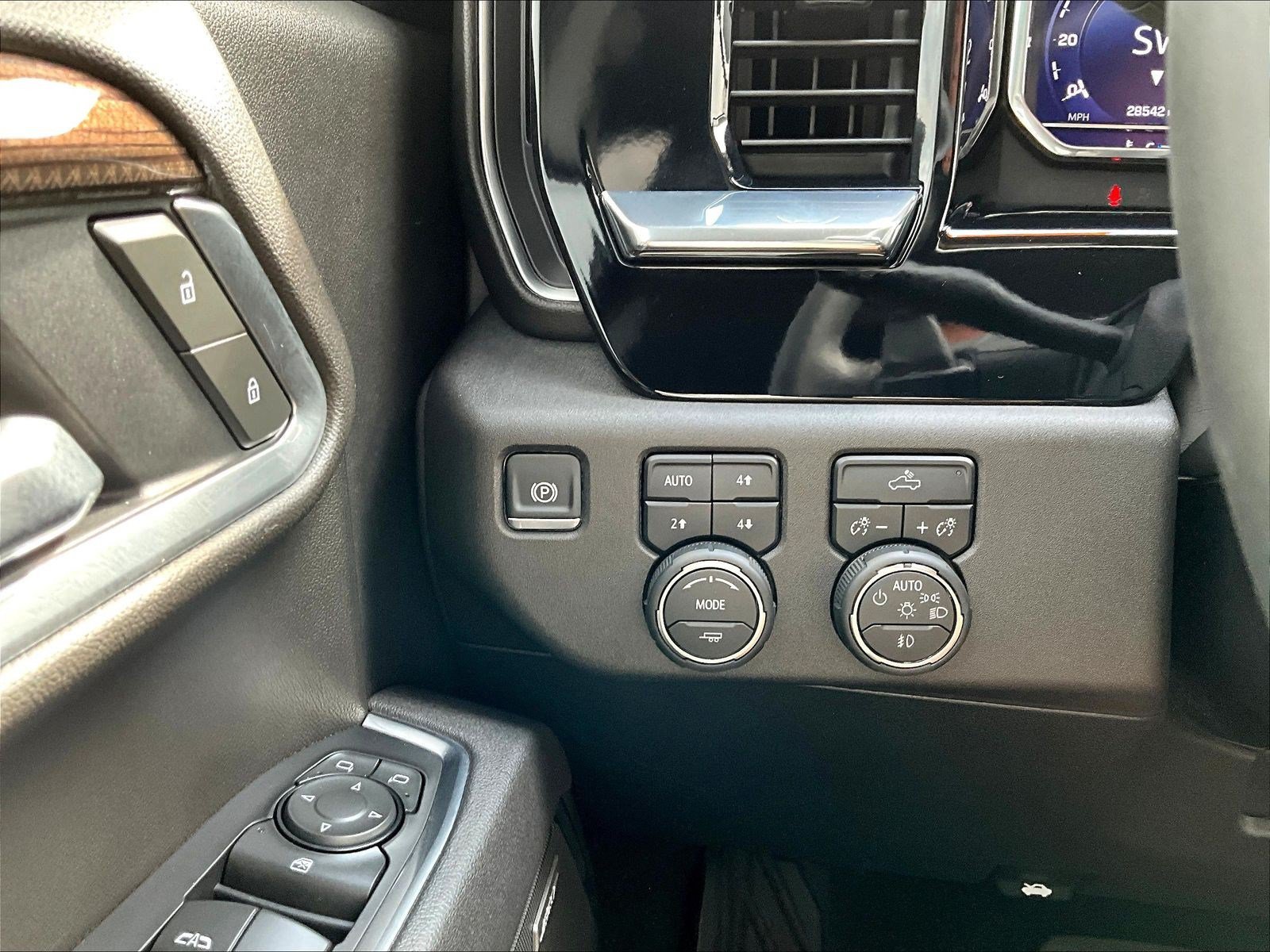 Used 2025 Chevrolet Silverado 1500 RST w/ Convenience Package II AWD/4WD image 37