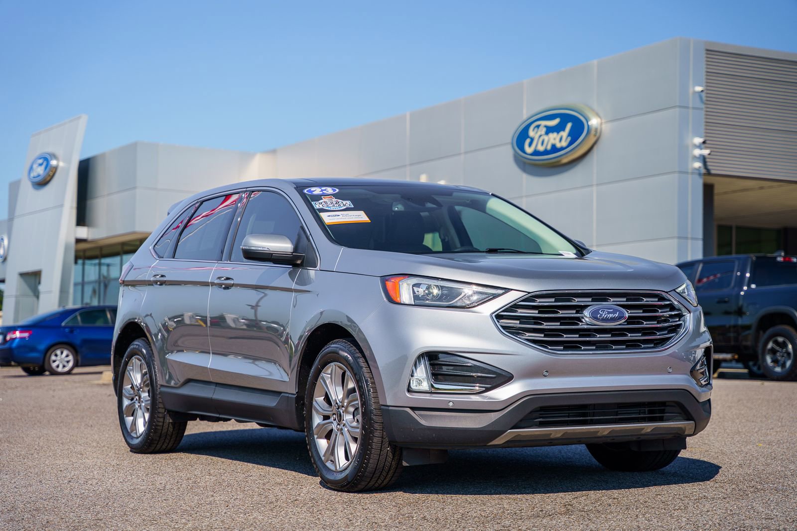 Used 2023 Ford Edge Titanium AWD/4WD image 1
