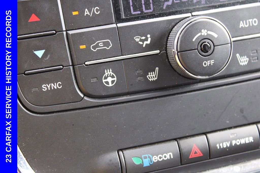 Used 2016 Chrysler Town & Country Touring-L image 45