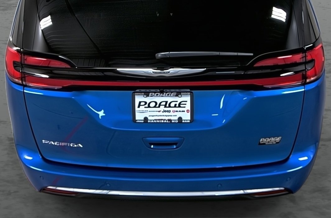 New 2026 Chrysler Pacifica Select image 11