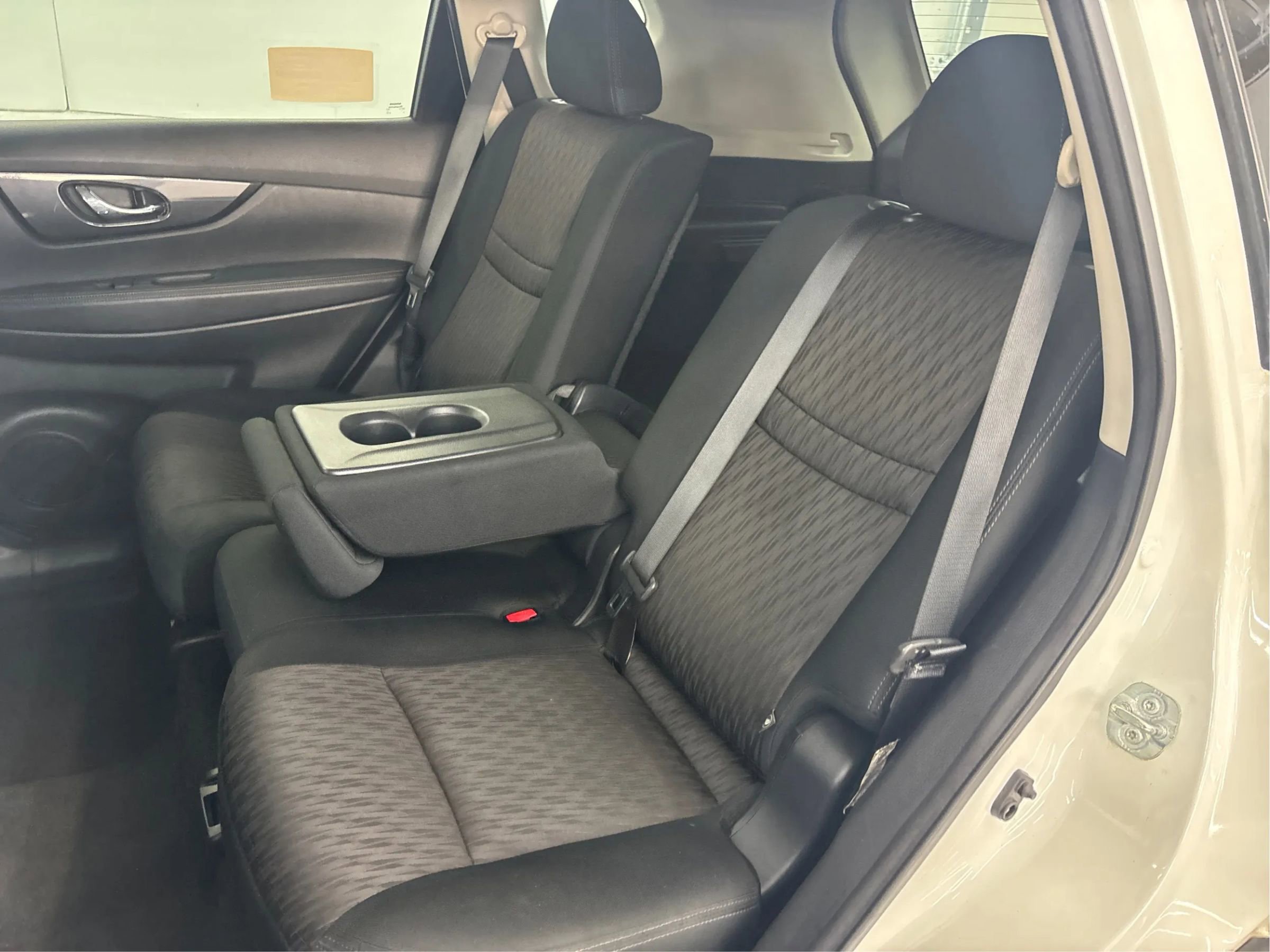 Used 2017 Nissan Rogue SV w/ Midnight Edition Package image 14