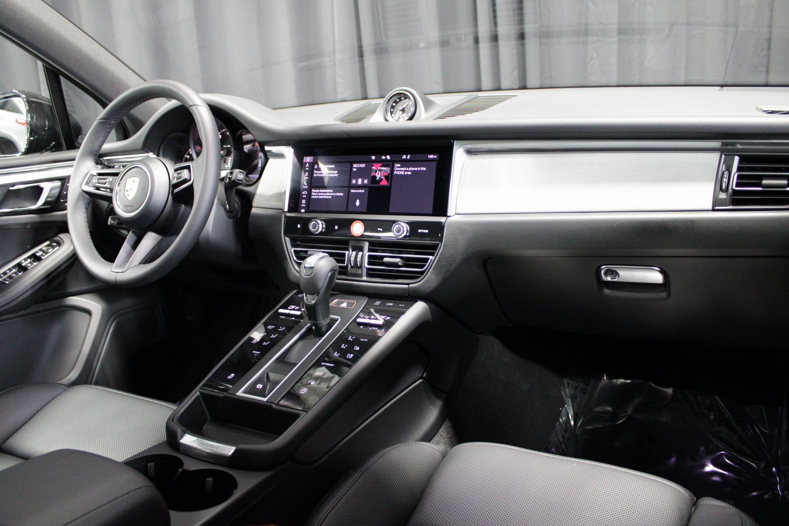 New 2026 Porsche Macan image 22