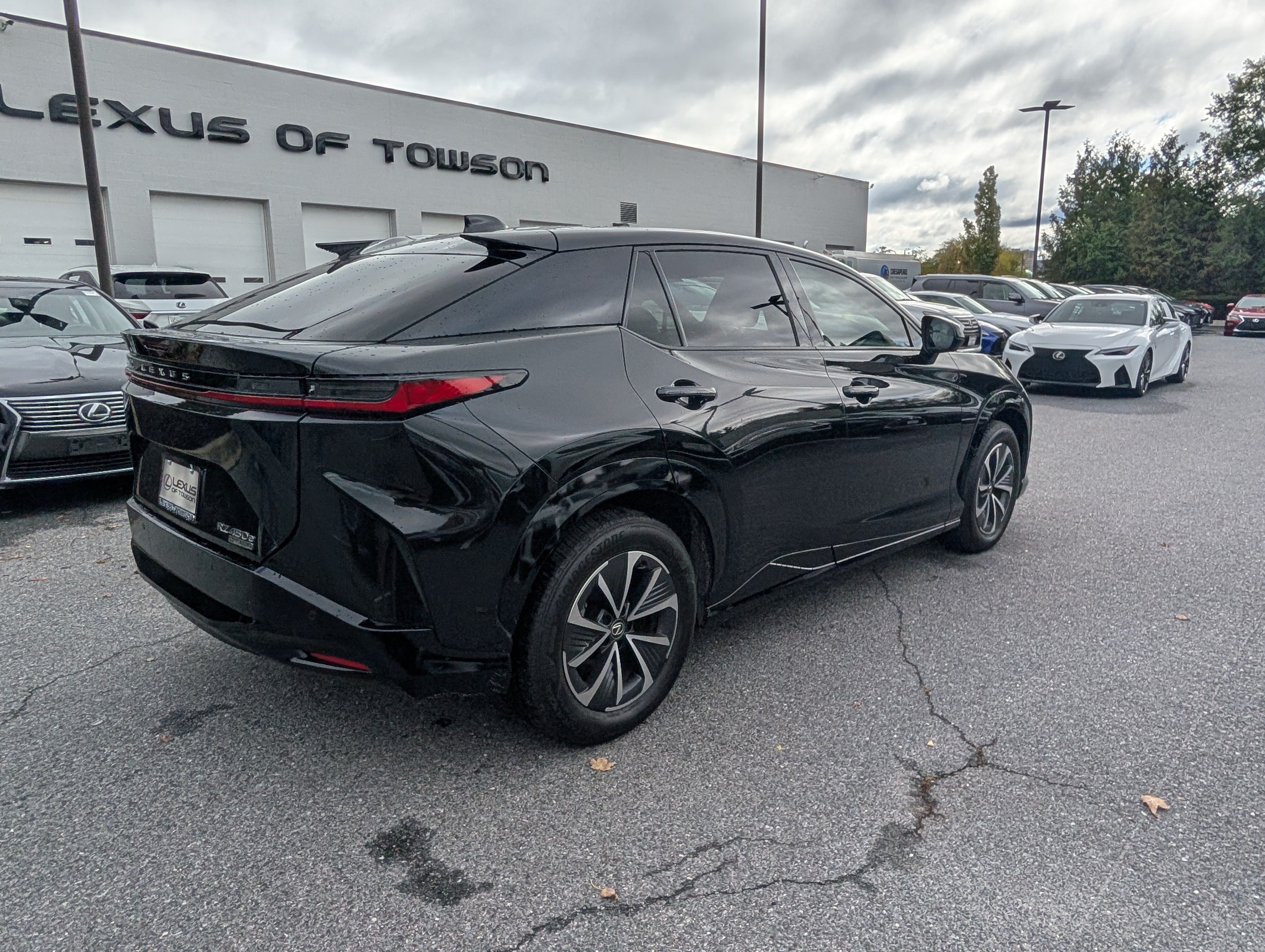 Certified 2023 Lexus RZ 450e Premium w/ Accessory Package (2T) AWD/4WD image 3