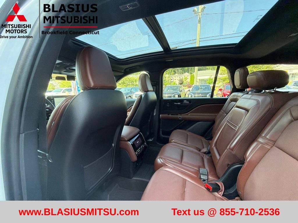 Used 2025 Lincoln Aviator Reserve AWD/4WD image 38