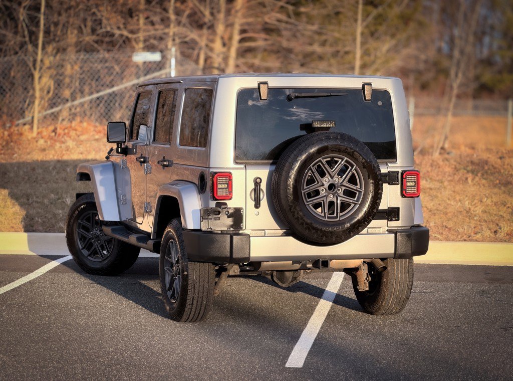 Used 2013 Jeep Wrangler Unlimited Sahara w/ Connectivity Group image 8