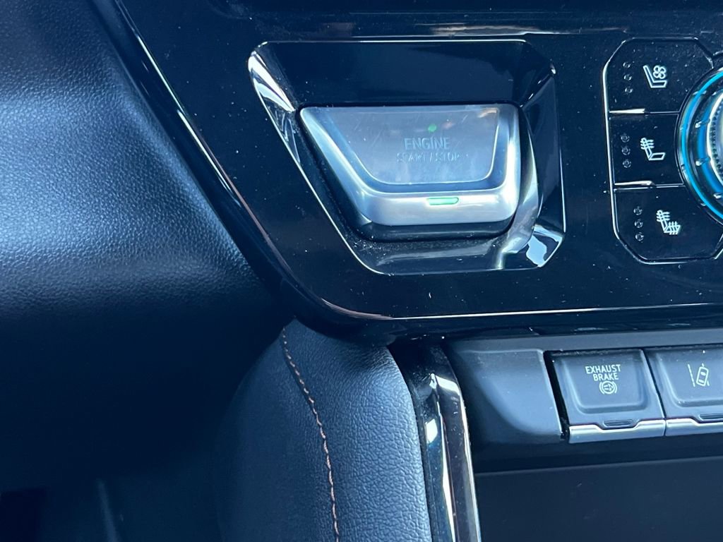 Used 2025 GMC Sierra 2500 AT4 image 29