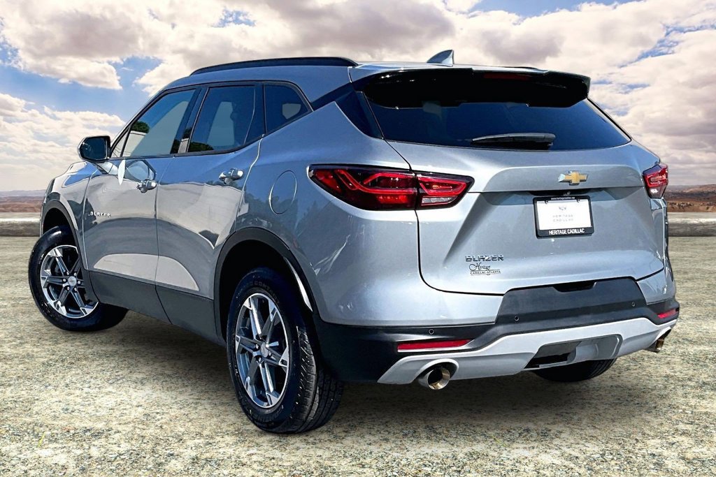Used 2024 Chevrolet Blazer LT w/ Convenience Package FWD image 4