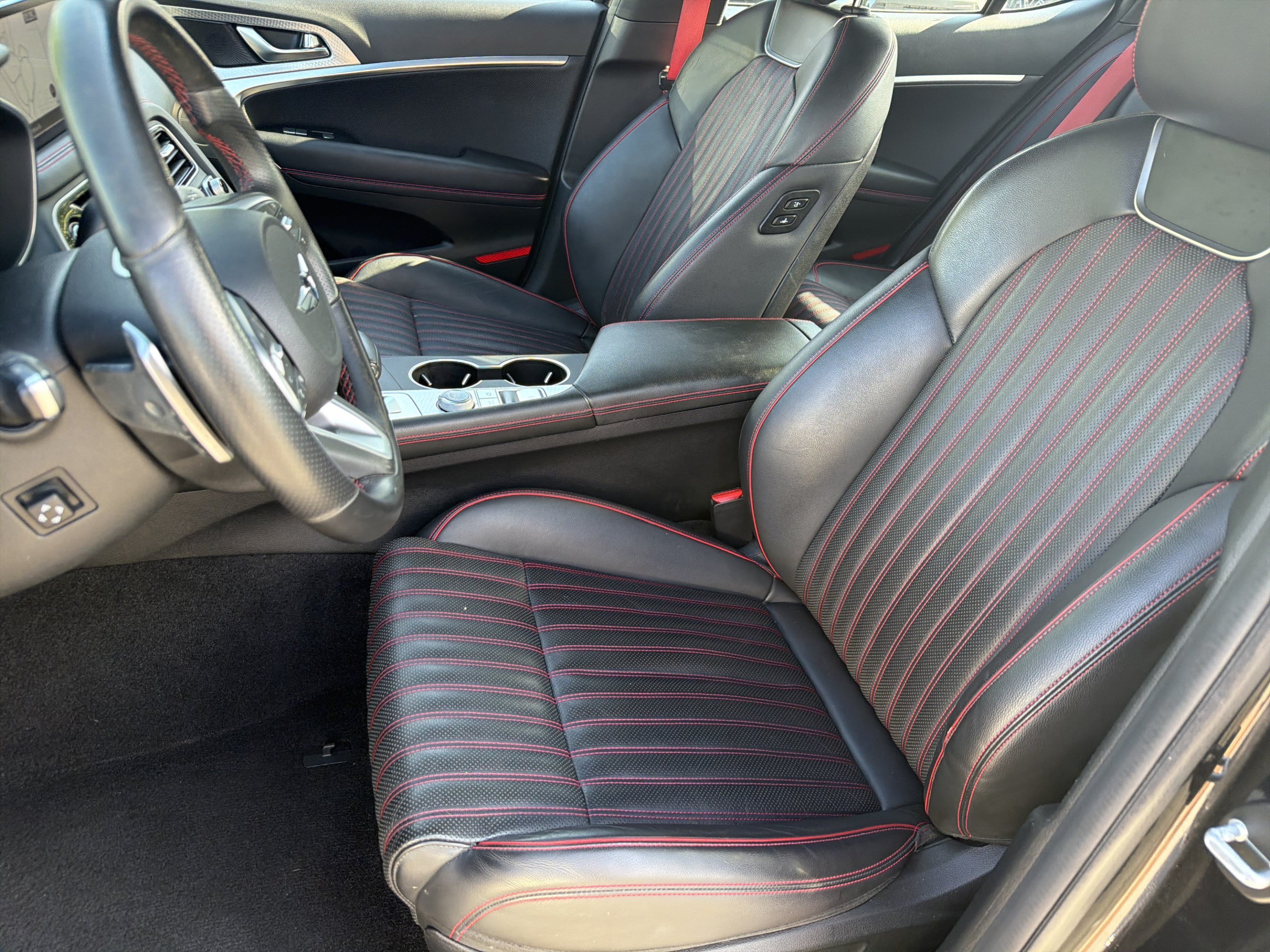Used 2023 Genesis G70 2.0T w/ Sport Prestige Package RWD image 28
