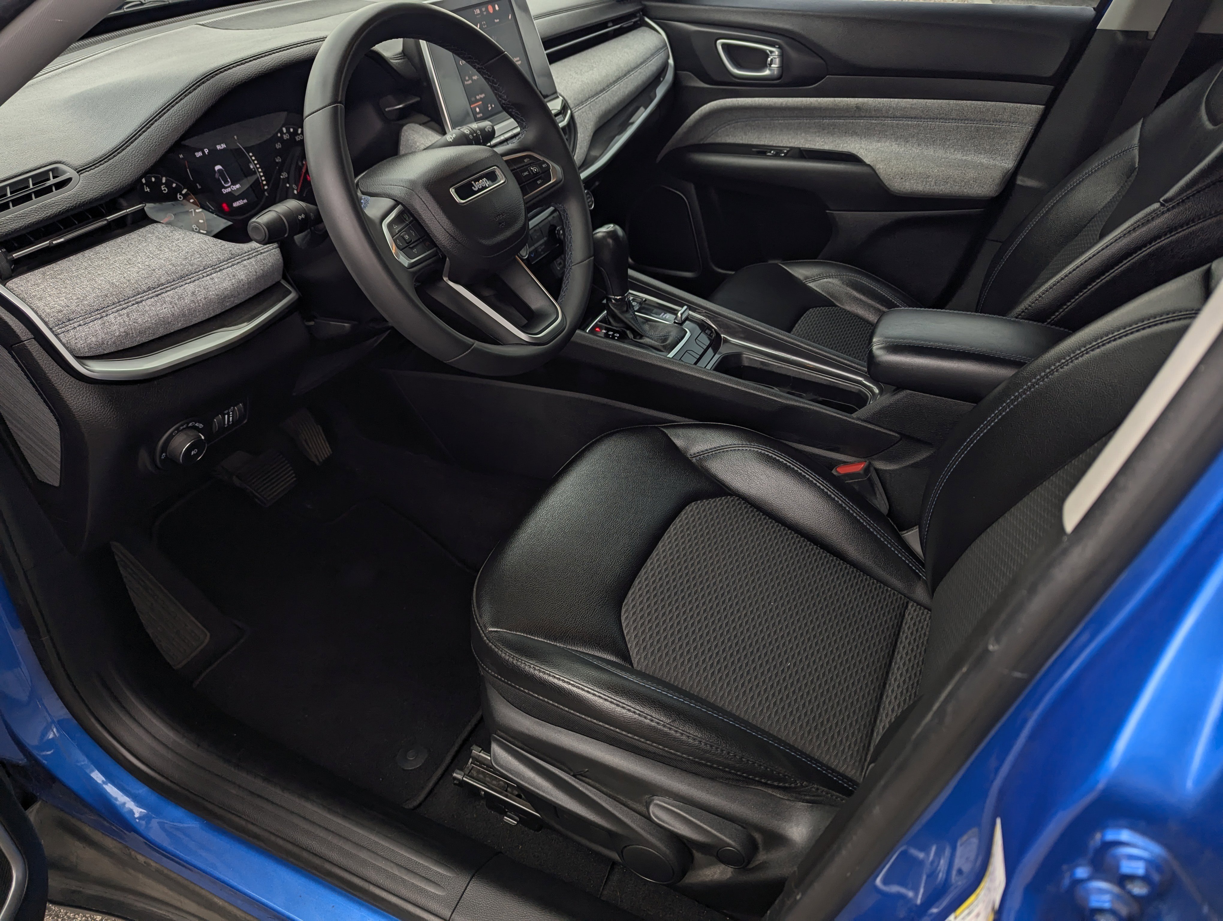 Used 2022 Jeep Compass Latitude image 9