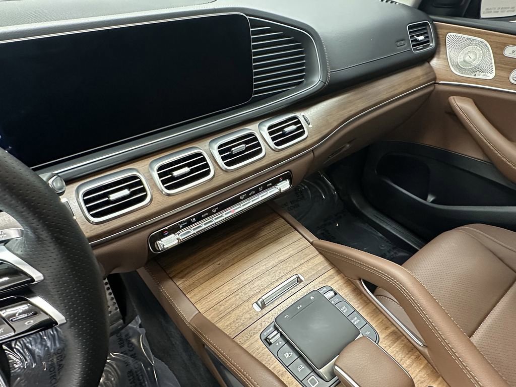 Certified 2025 Mercedes-Benz GLS 450 4MATIC image 31